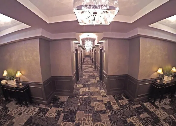 Grand Hotel & Suites Toronto